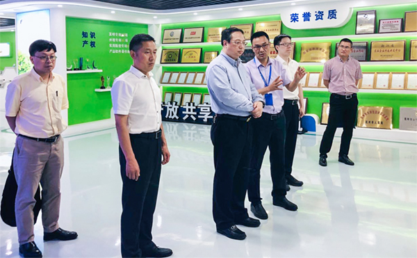 杭州市副市长王宏一行莅临乐鱼调研