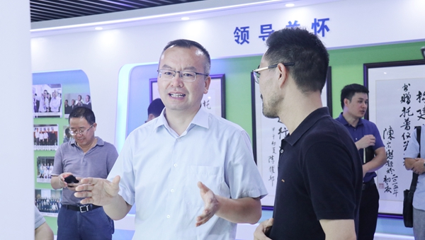 赵喜凯局长参观乐鱼展厅 赵喜凯局长参观乐鱼展厅