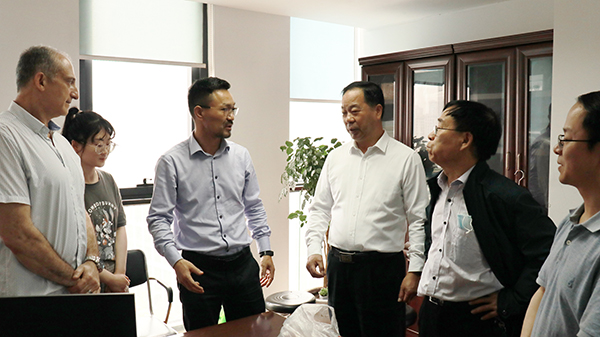 中国农业技术推广协会会长陈生斗、秘书长张互助莅临乐鱼考察参观 中国农业技术推广协会会长陈生斗、秘书长张互助莅临乐鱼考察参观