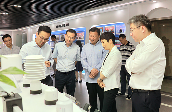 省科技厅党组书记何杏仁一行赴乐鱼调研农业科技工作 省科技厅党组书记何杏仁一行赴乐鱼调研农业科技工作