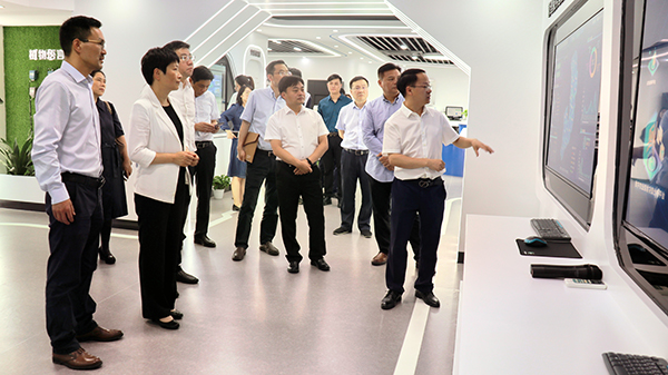 省科技厅党组书记何杏仁一行赴乐鱼调研农业科技工作 省科技厅党组书记何杏仁一行赴乐鱼调研农业科技工作